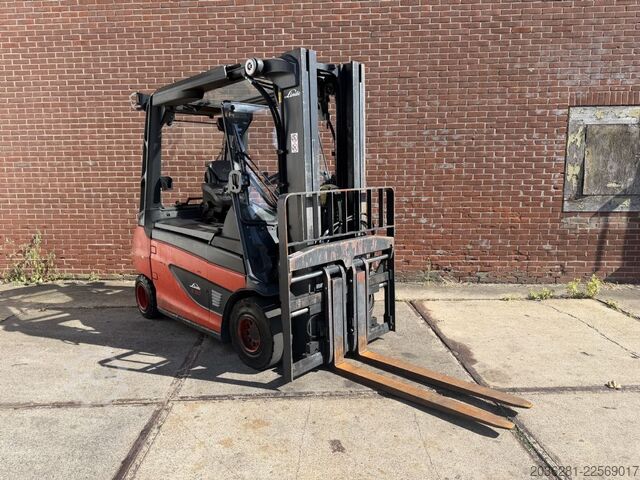 Elektro 4 Rad-Stapler Linde E30R-01