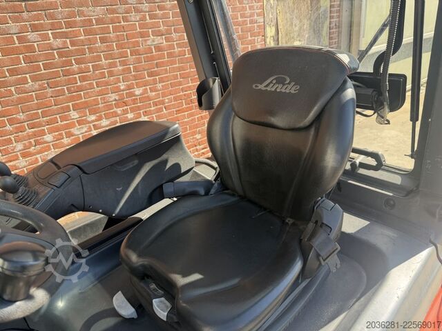Elektro 4 Rad-Stapler Linde E30R-01