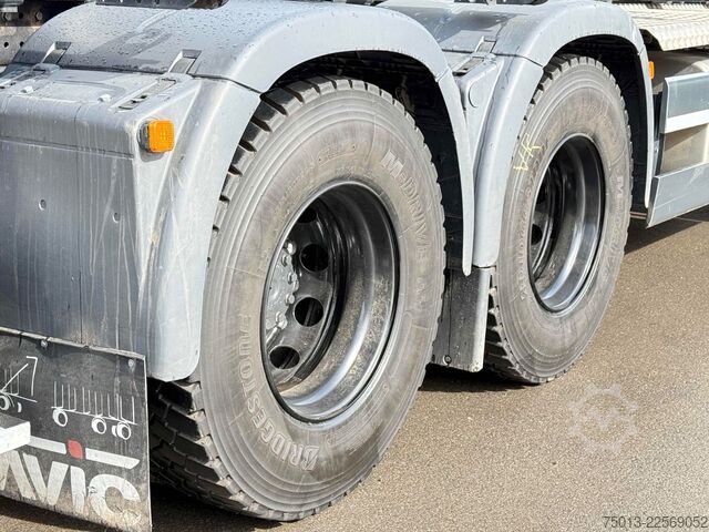 Truk pengangkut kayu MAN TGX 33.510 BL CH 6X4 mit TajfunLIV 150Z96,MIETE?