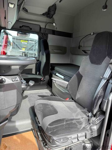 Truk pengangkut kayu MAN TGX 33.510 BL CH 6X4 mit TajfunLIV 150Z96,MIETE?
