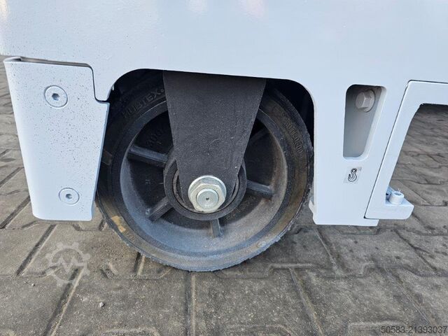 Cargador lateral de cuatro vías Hubtex PHOENIX MQ45 - TRIPLEX