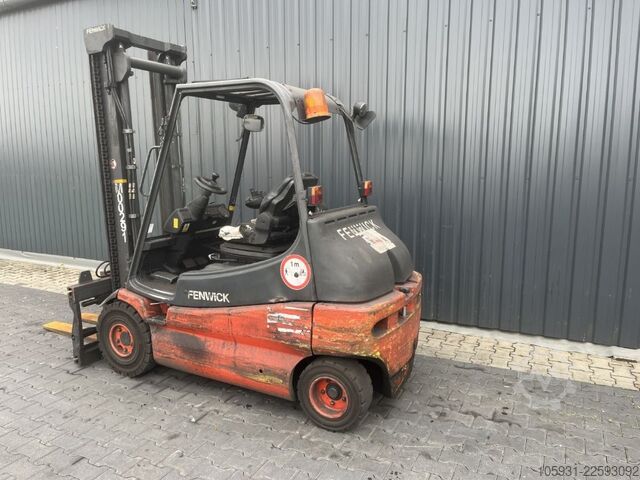 电动四轮叉车 Linde E30-03