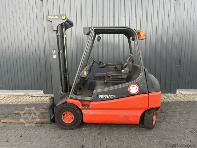 电动四轮叉车 Linde E25-02