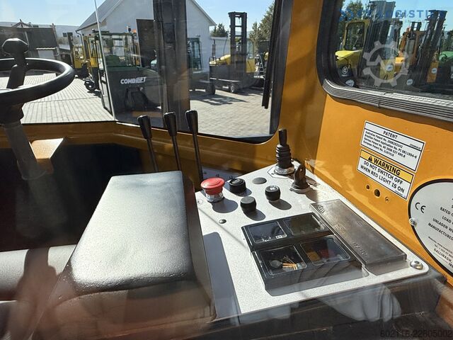 Empilhadeira multidirecional Combilift C4000 / GAS / DUPLEX 5500 / FREE-LIFT