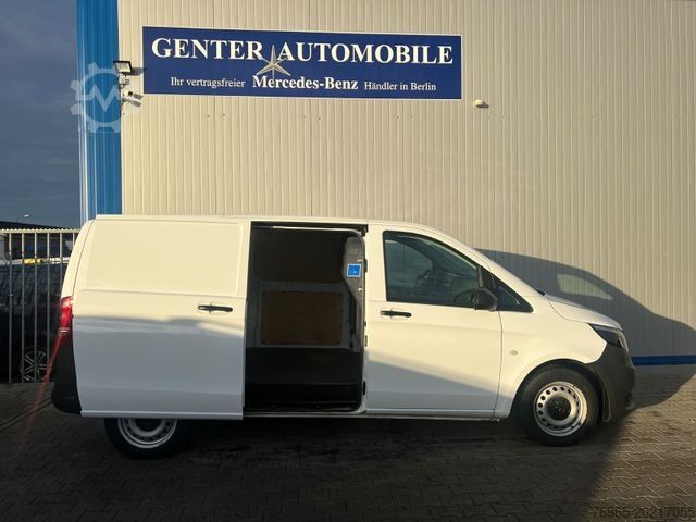 Panelová dodávka MERCEDES-BENZ Vito 110 KOMPAKT 6G KLIMA TEMPOMAT AHK 3-SITZER