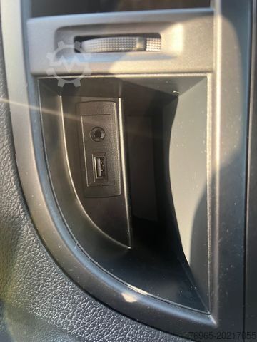 Panelová dodávka MERCEDES-BENZ Vito 110 KOMPAKT 6G KLIMA TEMPOMAT AHK 3-SITZER