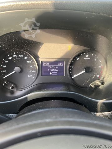 Panelová dodávka MERCEDES-BENZ Vito 110 KOMPAKT 6G KLIMA TEMPOMAT AHK 3-SITZER