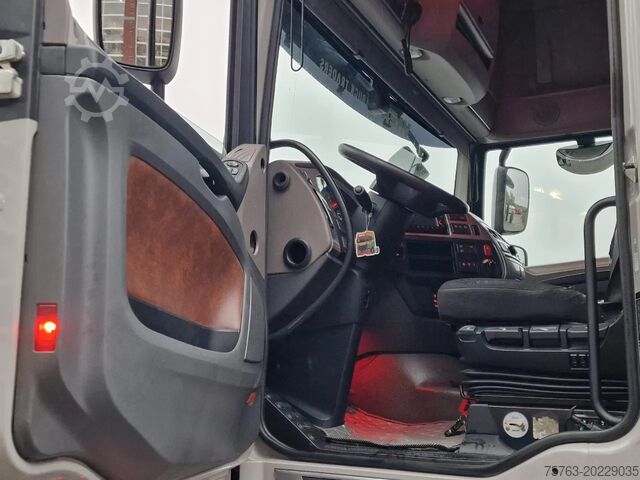 Standard-SZM DAF XF 530 SuperSpaceCab 6x2 - Retarder - Night cli...