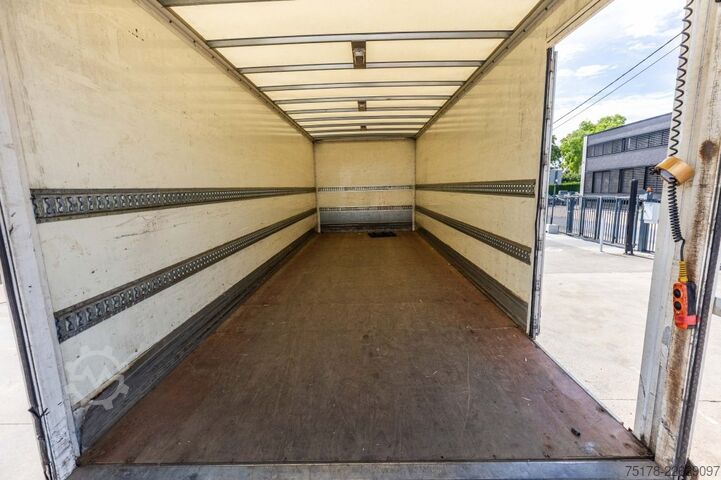 Box body Mercedes-Benz ATEGO 1524 L + DHOLLANDIA 2T.
