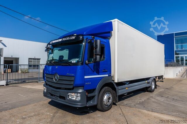 Chiếc vali Mercedes-Benz ATEGO 1524 L + DHOLLANDIA 2T.