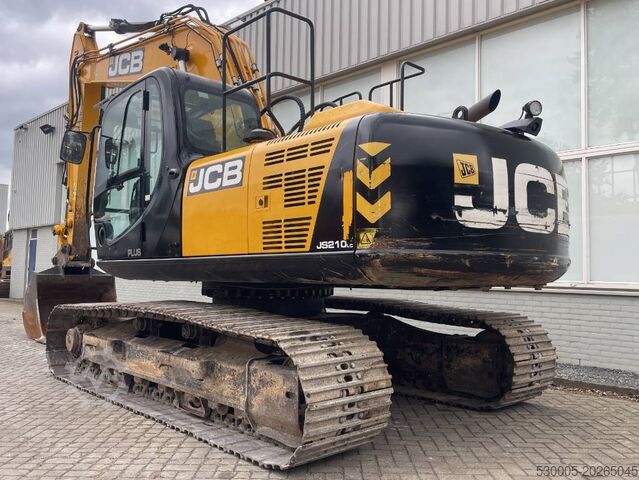 Lánctalpas kotrógép JCB JS 210 LC    2017