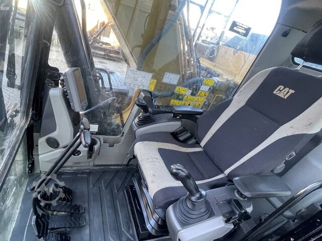 Pelle sur chenilles CAT 320 EL   2012