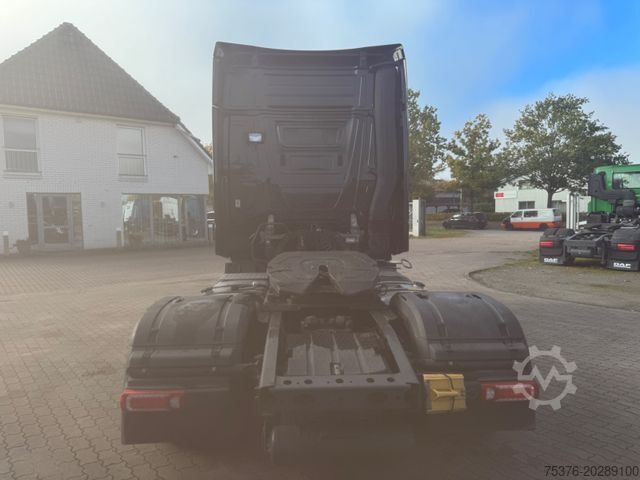 Véhicule tracteur volume MERCEDES-BENZ ACTROS 1848 Low Deck