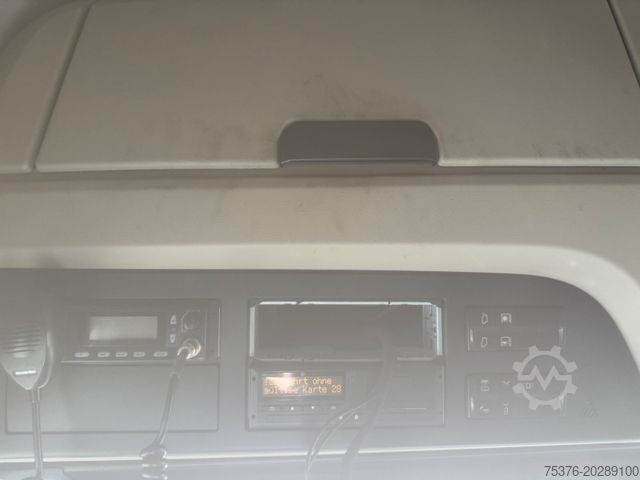 Véhicule tracteur volume MERCEDES-BENZ ACTROS 1848 Low Deck