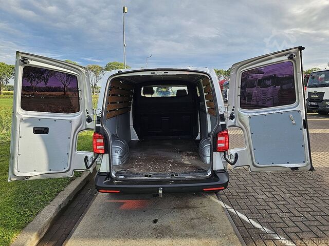 Korkeakattoinen farmari VW TRANSPORTER 2.0 TDI