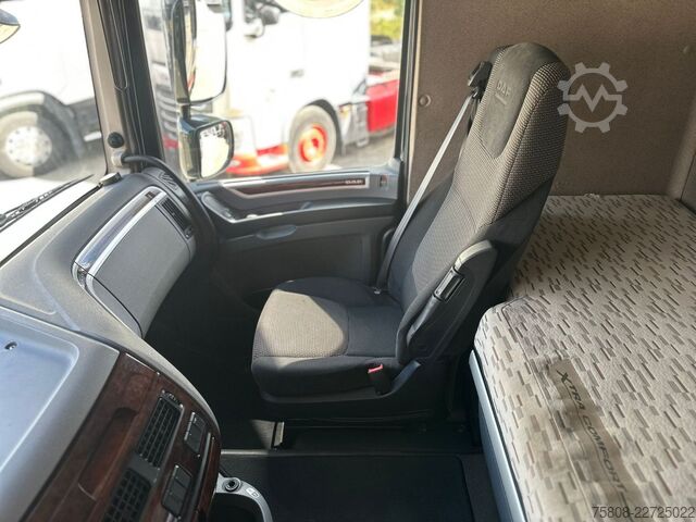 Tractor estándar DAF XF460 SSC Intarder 2Tanks 1275Liter Xenon