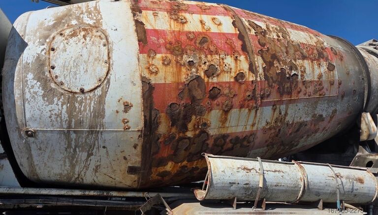 Concrete pump truck Astra HD8 84.45
