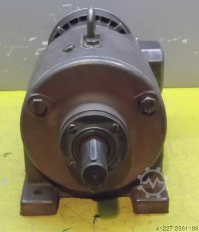 गियर मोटर 0.37 / 0.48 kW 31/62 आरपीएम SEW-EURODRIVE R6eD374-2