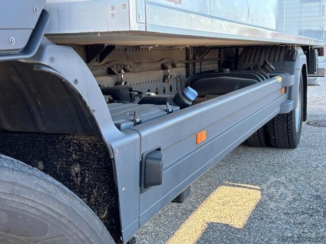 Refrigerated truck  Atego 1624 L