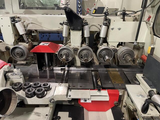 Moulder WEINIG HYDROMAT  (8 spindle)