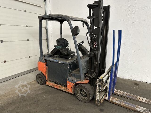 Elektrisk 4 -hjulet gaffeltruck Toyota 8FBM20T - SEITENSCHIEBER - KLAMMER
