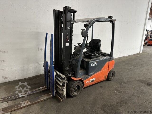 Elektrisk 4 -hjulet gaffeltruck Toyota 8FBM20T - SEITENSCHIEBER - KLAMMER