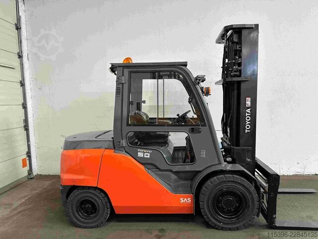 Diesel gaffeltrucks Toyota 40-8FD50N - TRIPLEX 5,5 m