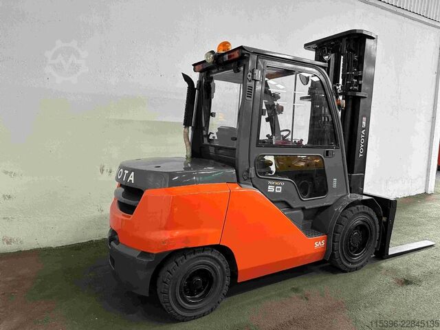 Diesel gaffeltrucks Toyota 40-8FD50N - TRIPLEX 5,5 m