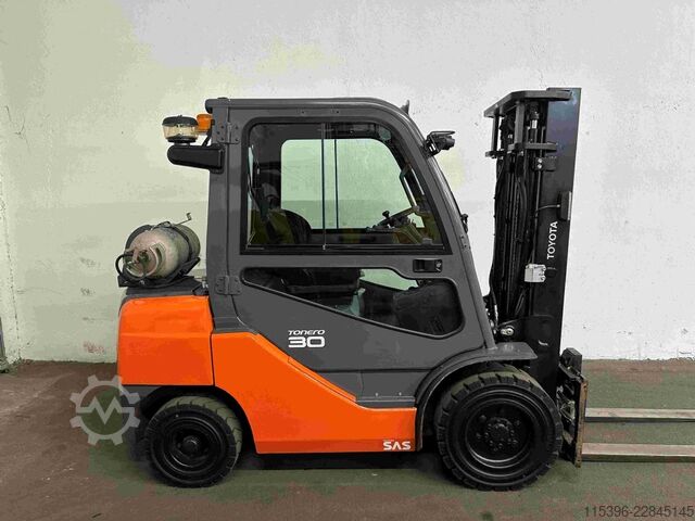 LPG gaffeltrucks Toyota 02-8FGF30