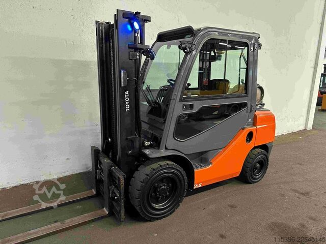 LPG gaffeltrucks Toyota 02-8FGF30