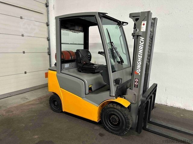LPG gaffeltrucks Jungheinrich TFG 316 - TRIPLEX 4,4 m