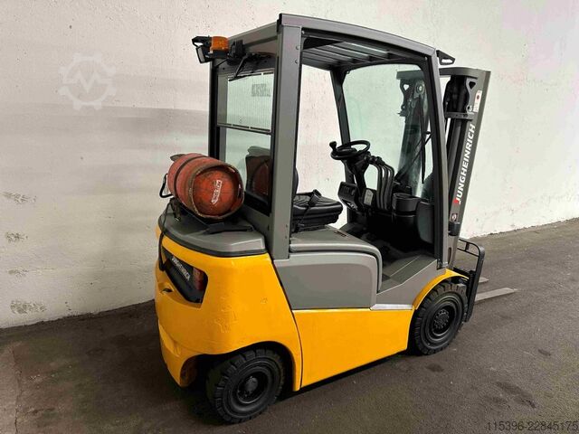 LPG gaffeltrucks Jungheinrich TFG 316 - TRIPLEX 4,4 m
