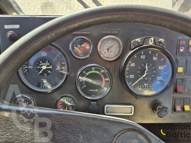 이동식 로딩 크레인 Liebherr UTM 526