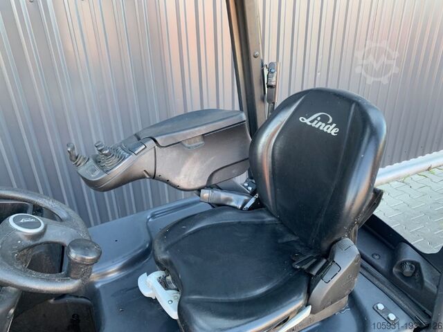 Carretilla eléctrica de 3 ruedas Linde E14-02