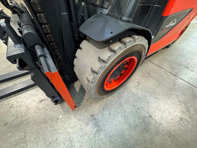 2017, servis do 07/2027, 11 137 mth Linde E 35/600H-388-01