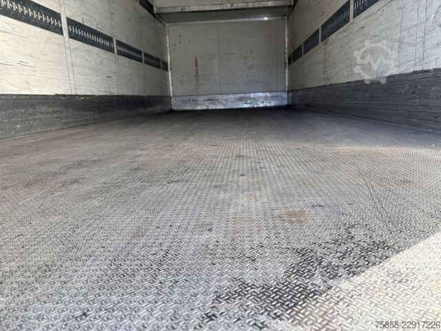 Wechselbrücke mit Kühlkoffer SCHMITZ BDF Kühlkoffer Carrier 750 läuft