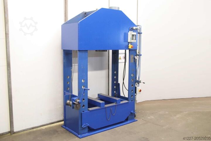 102 tonnin hydraulipuristin unbekannt Hub 220 mm