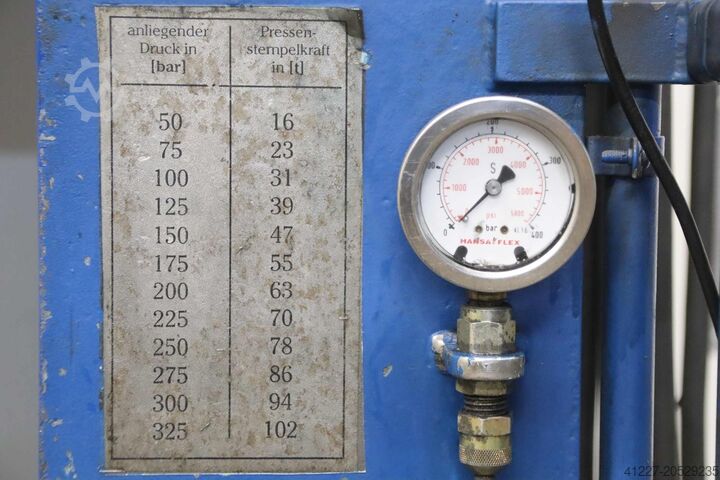 102 tonnin hydraulipuristin unbekannt Hub 220 mm