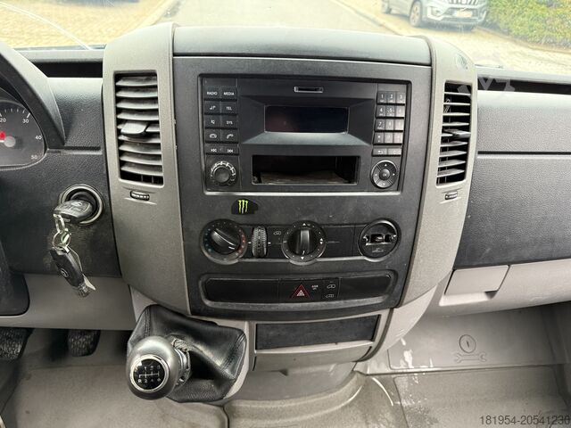 Long box truck Mercedes-Benz sprinter 513cdi Maxi 2015