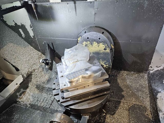 מרכז עיבוד אוניברסלי HAAS UMC-750 SS