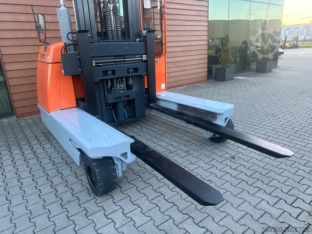 Чотирибічний навантажувач Hubtex DQ45 / 4500 kg/ Triplex /Only 3309 h