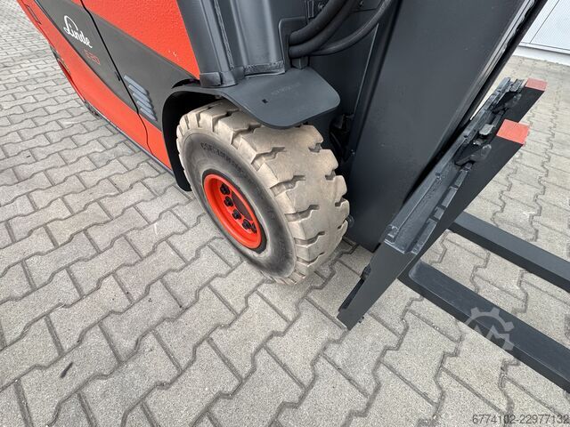 חשמלית 4 גלגלים Linde E20/600H + Ladegerät NEU 80100--EK