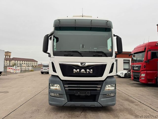 Tilavuusyksikköveturi MAN TGX 18.500 XXL * RETARDER * STANDKLIMA * VER. SA