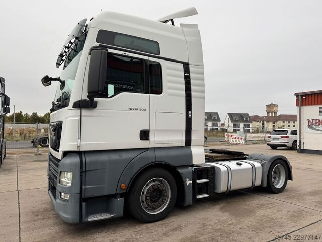 Tilavuusyksikköveturi MAN TGX 18.500 XXL * RETARDER * STANDKLIMA * VER. SA