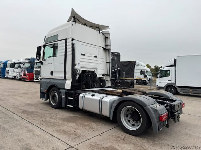 Tilavuusyksikköveturi MAN TGX 18.500 XXL * RETARDER * STANDKLIMA * VER. SA