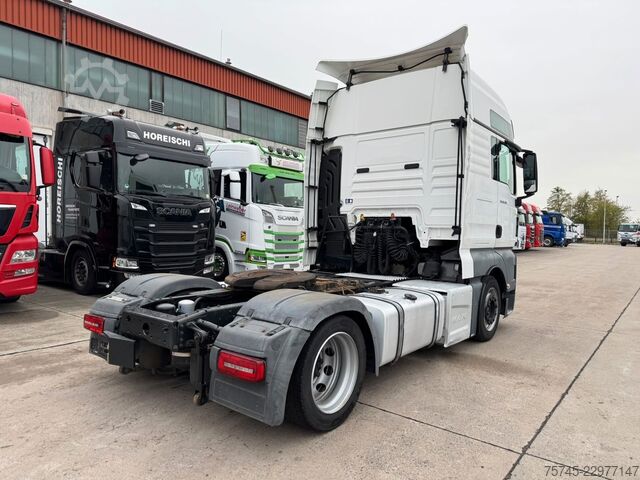 Tilavuusyksikköveturi MAN TGX 18.500 XXL * RETARDER * STANDKLIMA * VER. SA
