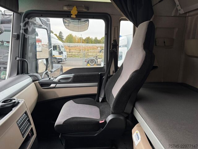 Tilavuusyksikköveturi MAN TGX 18.500 XXL * RETARDER * STANDKLIMA * VER. SA