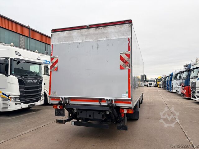 Kuorma-auto umpikorilla MERCEDES-BENZ ATEGO 1224 / 8,60M KOFFER / LBW / KAMERA