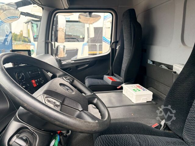Kuorma-auto umpikorilla MERCEDES-BENZ ATEGO 1224 / 8,60M KOFFER / LBW / KAMERA