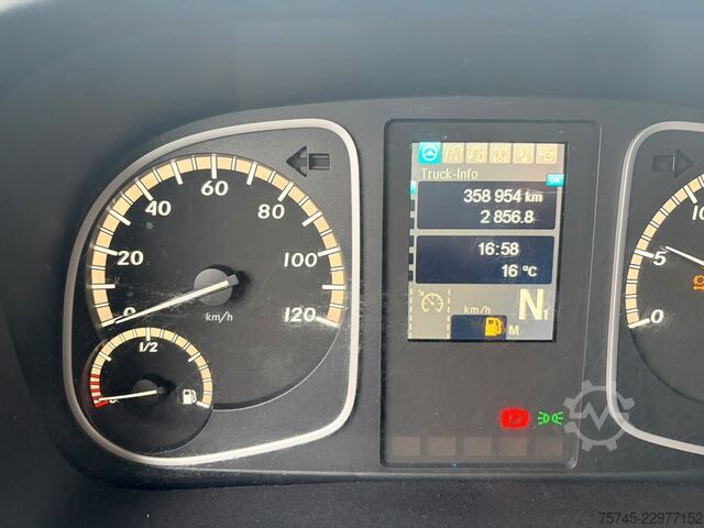 Kuorma-auto umpikorilla MERCEDES-BENZ ATEGO 1224 / 8,60M KOFFER / LBW / KAMERA